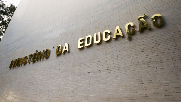 MEC deve anunciar aumento de bolsas Capes e CNPq nas próximas semanas